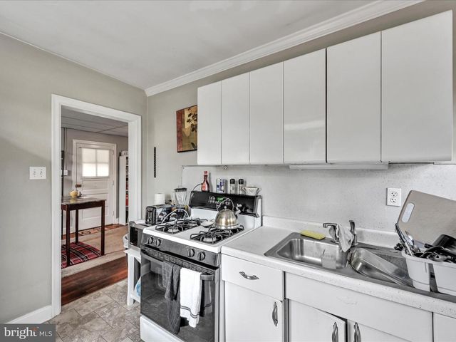 15 E ROSEVILLE RD, Lancaster, PA 17601