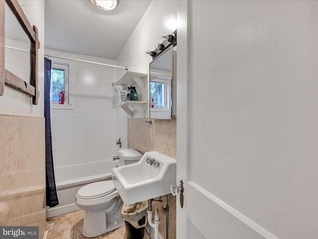 15 E ROSEVILLE RD, Lancaster, PA 17601