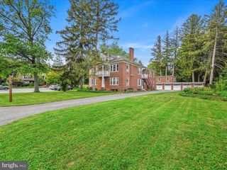 15 E ROSEVILLE RD, Lancaster, PA 17601