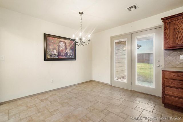 5420 S Redbud Place, Sand Springs, OK 74063