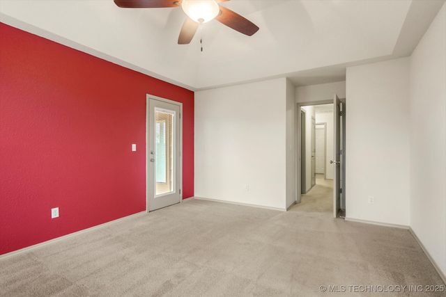 5420 S Redbud Place, Sand Springs, OK 74063