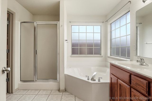 5420 S Redbud Place, Sand Springs, OK 74063