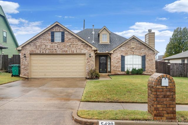 5420 S Redbud Place, Sand Springs, OK 74063