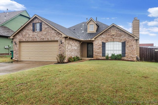 5420 S Redbud Place, Sand Springs, OK 74063
