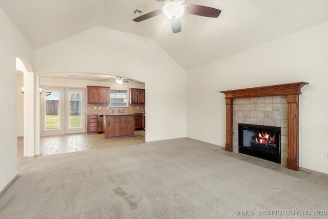 5420 S Redbud Place, Sand Springs, OK 74063