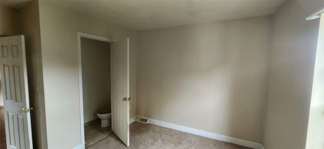 386 Pittsburgh Circle, Ellwood City, PA 16117
