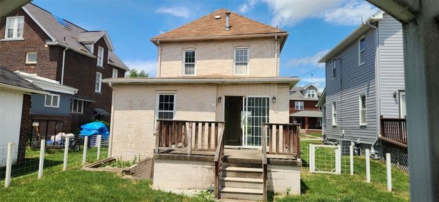 386 Pittsburgh Circle, Ellwood City, PA 16117