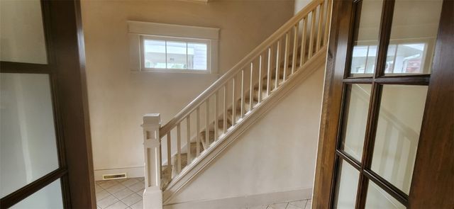 386 Pittsburgh Circle, Ellwood City, PA 16117