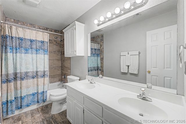 4347 S 200th Avenue E, Broken Arrow, OK 74014