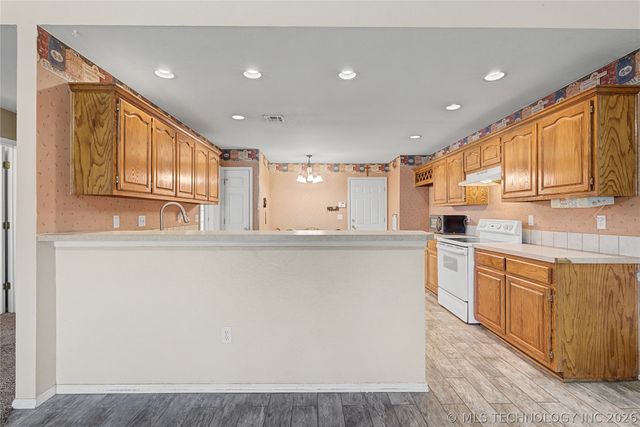 4347 S 200th Avenue E, Broken Arrow, OK 74014