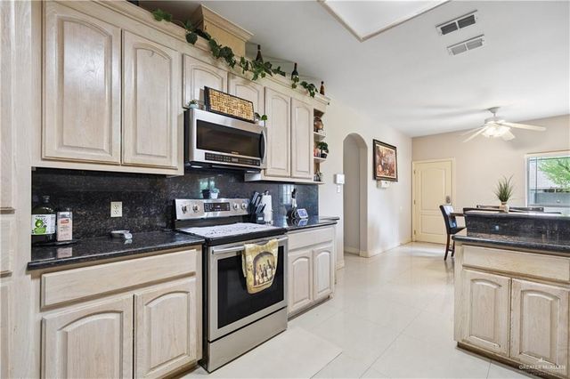 2005 E 28th Street, Mission, TX 78574