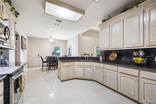 2005 E 28th Street, Mission, TX 78574