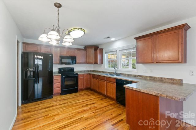 65 New Jersey Avenue, Asheville, NC 28806