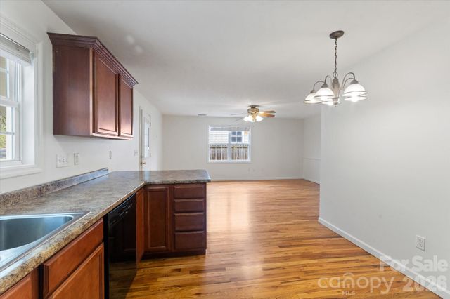 65 New Jersey Avenue, Asheville, NC 28806