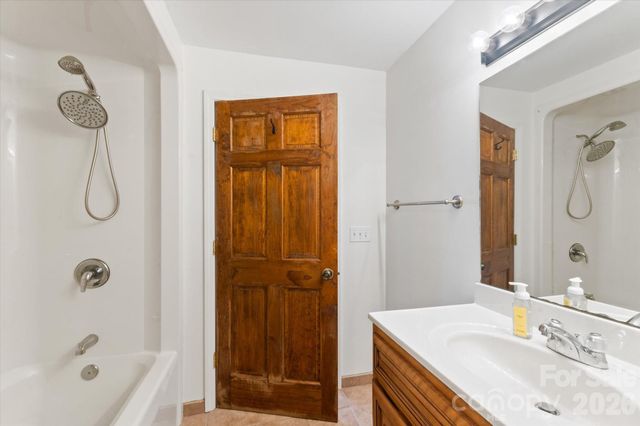 65 New Jersey Avenue, Asheville, NC 28806