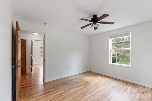 65 New Jersey Avenue, Asheville, NC 28806