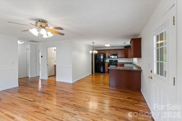 65 New Jersey Avenue, Asheville, NC 28806