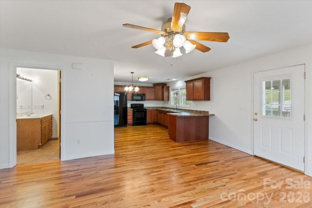 65 New Jersey Avenue, Asheville, NC 28806