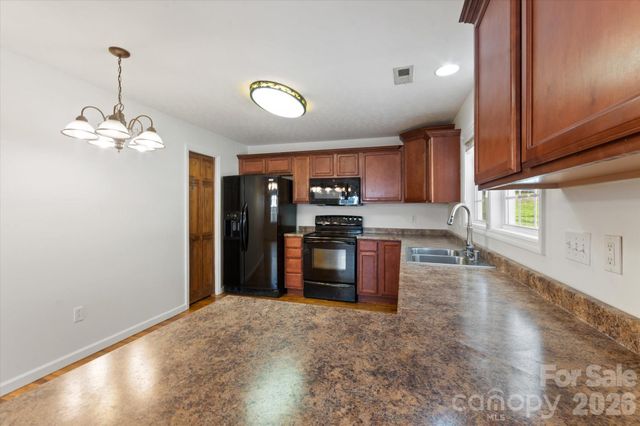 65 New Jersey Avenue, Asheville, NC 28806