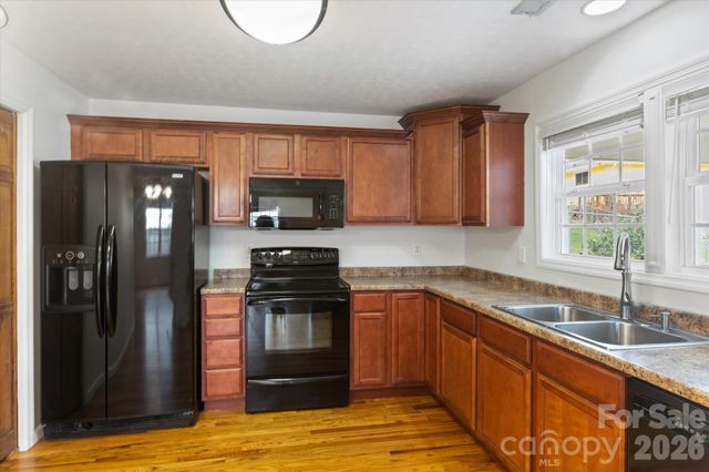 65 New Jersey Avenue, Asheville, NC 28806