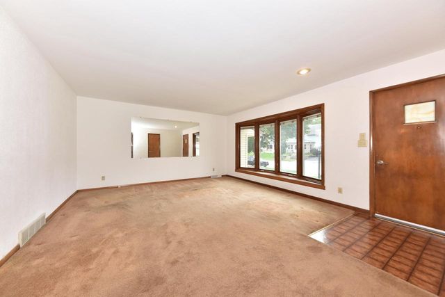 722 Summit AVENUE, Waukesha, WI 53188
