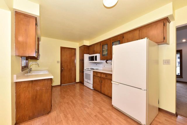 722 Summit AVENUE, Waukesha, WI 53188