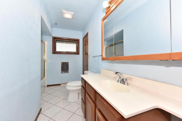 722 Summit AVENUE, Waukesha, WI 53188