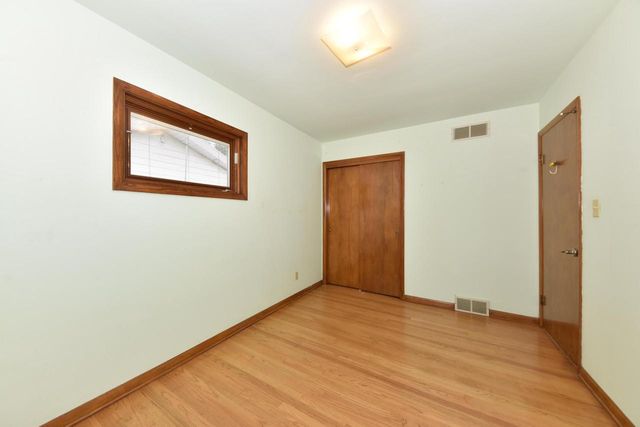 722 Summit AVENUE, Waukesha, WI 53188