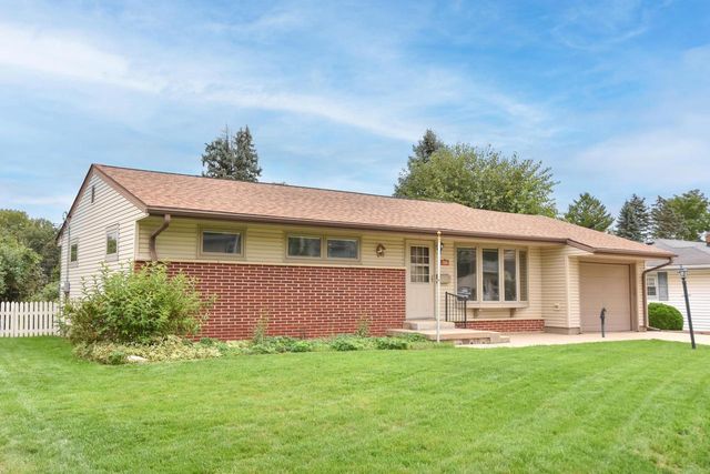 722 Summit AVENUE, Waukesha, WI 53188
