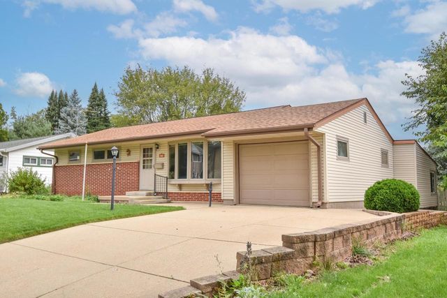 722 Summit AVENUE, Waukesha, WI 53188