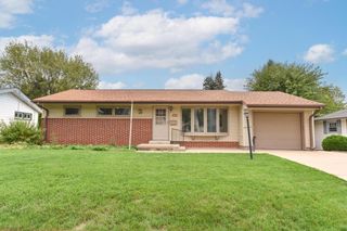 722 Summit AVENUE, Waukesha, WI 53188