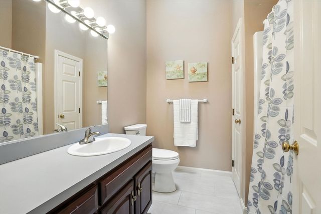 260 Franklin St 6, Braintree, MA 02184