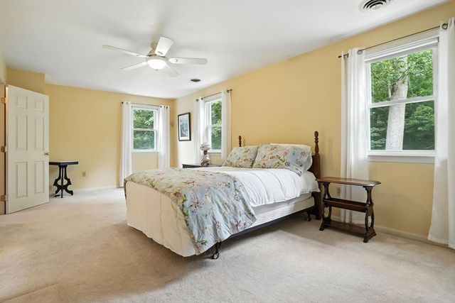 260 Franklin St 6, Braintree, MA 02184