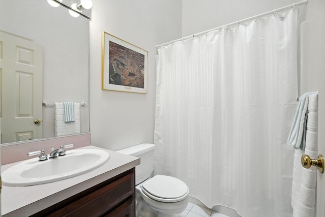 260 Franklin St 6, Braintree, MA 02184