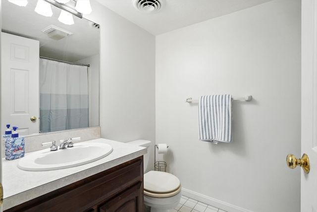 260 Franklin St 6, Braintree, MA 02184