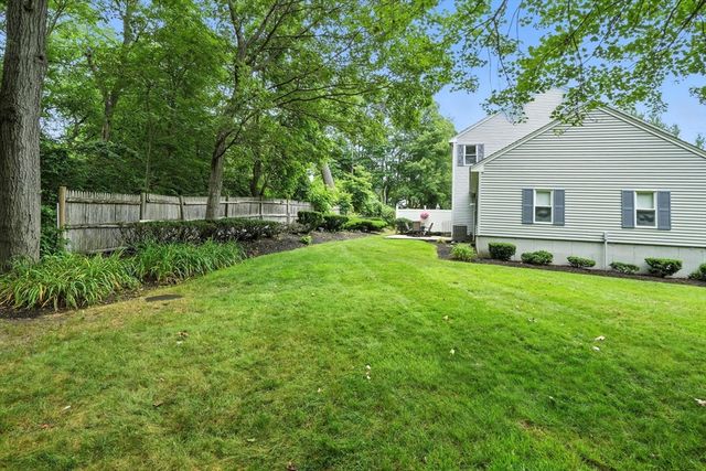 260 Franklin St 6, Braintree, MA 02184