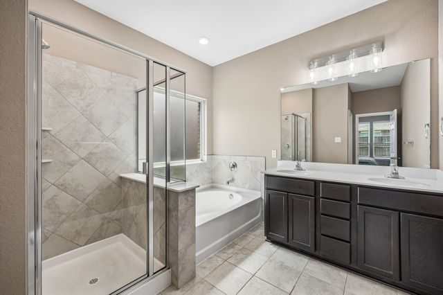 636 Fox View Drive, Fort Worth, TX 76131
