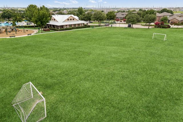 636 Fox View Drive, Fort Worth, TX 76131