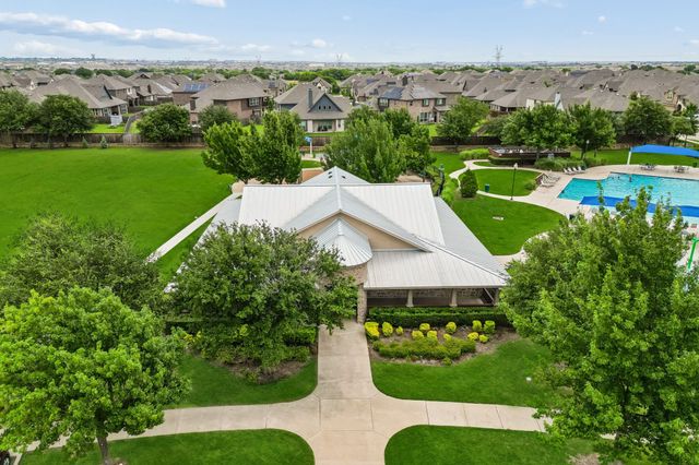 636 Fox View Drive, Fort Worth, TX 76131