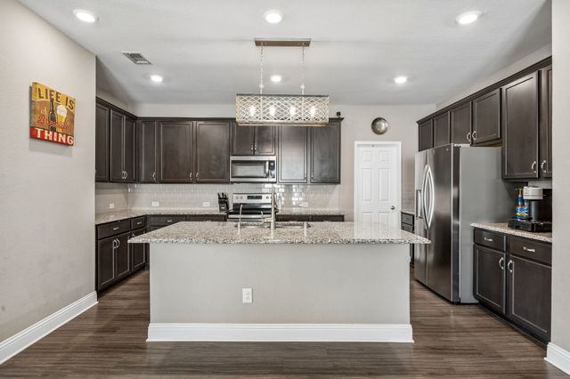 636 Fox View Drive, Fort Worth, TX 76131