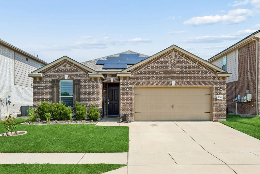 636 Fox View Drive, Fort Worth, TX 76131