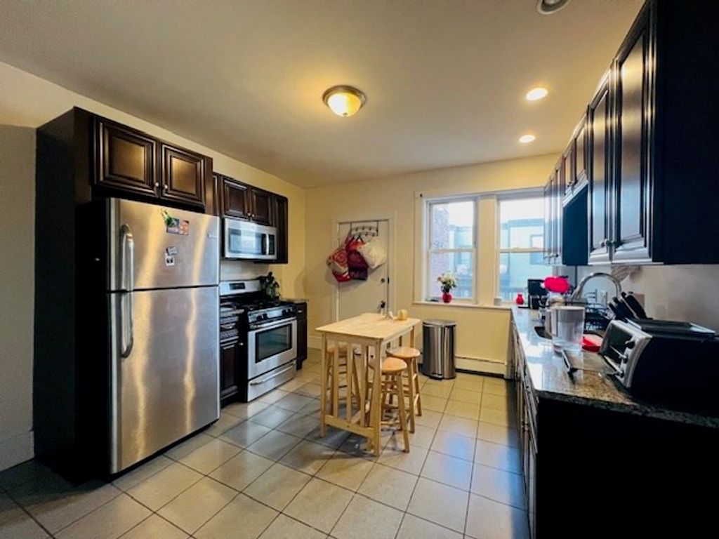 137 Saint Alphonsus 3, Boston, MA 02120