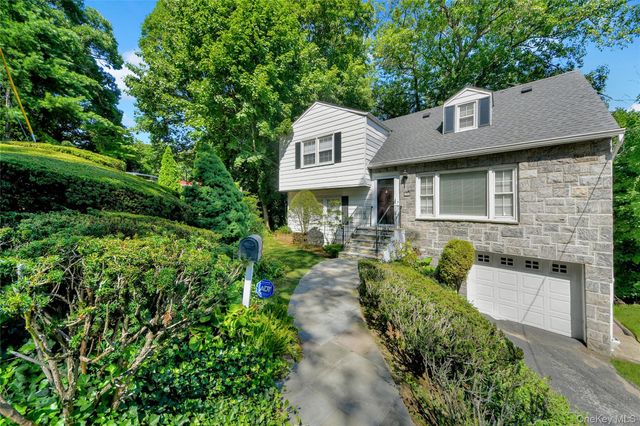 38 Stockbridge Road, Yonkers, NY 10710