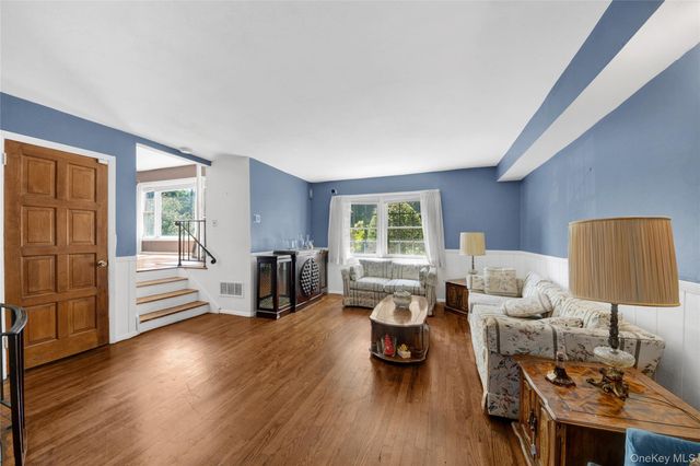 38 Stockbridge Road, Yonkers, NY 10710
