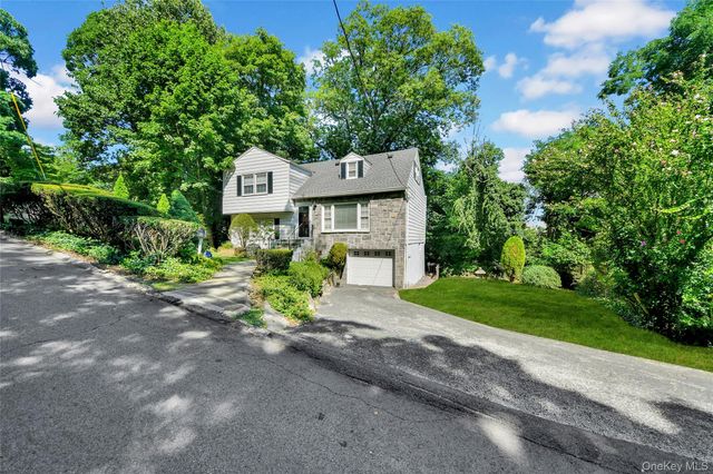 38 Stockbridge Road, Yonkers, NY 10710
