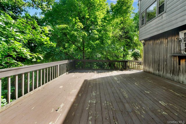 38 Stockbridge Road, Yonkers, NY 10710