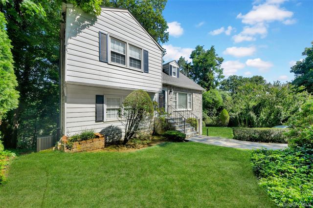 38 Stockbridge Road, Yonkers, NY 10710