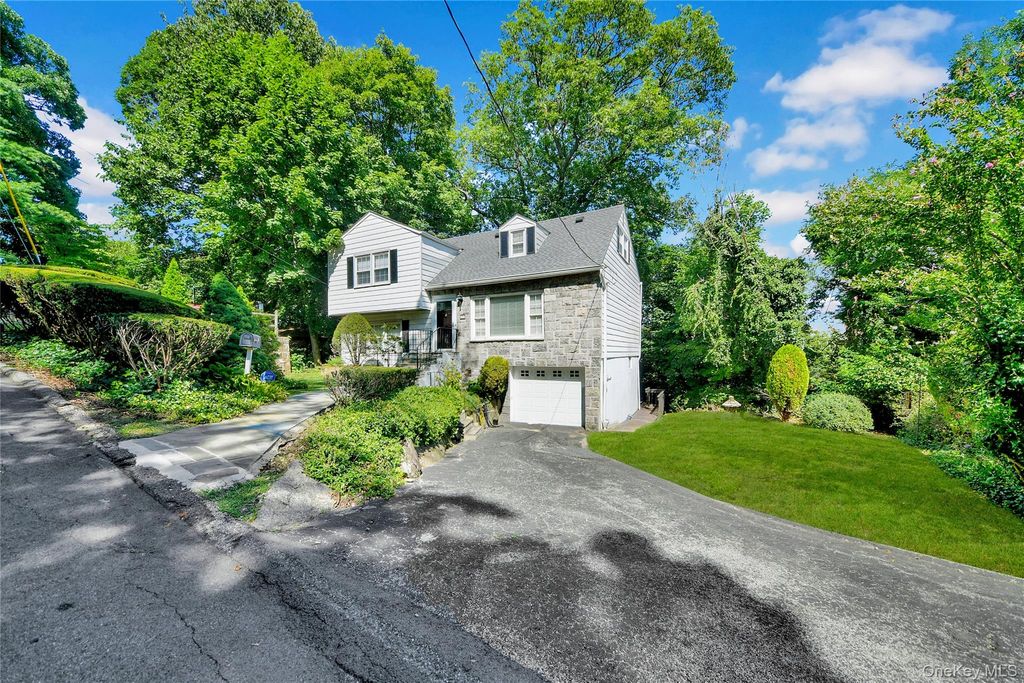 38 Stockbridge Road, Yonkers, NY 10710
