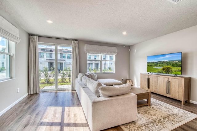 5735 SE Edgewater Circle, Stuart, FL 34997