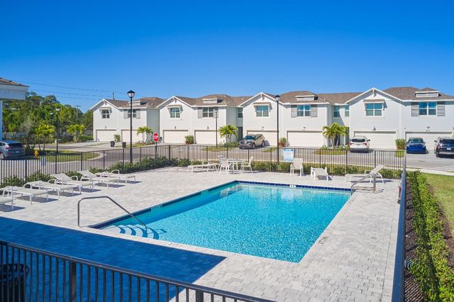 5735 SE Edgewater Circle, Stuart, FL 34997